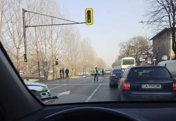 Мъж на средна възраст почина след като бе пометен от