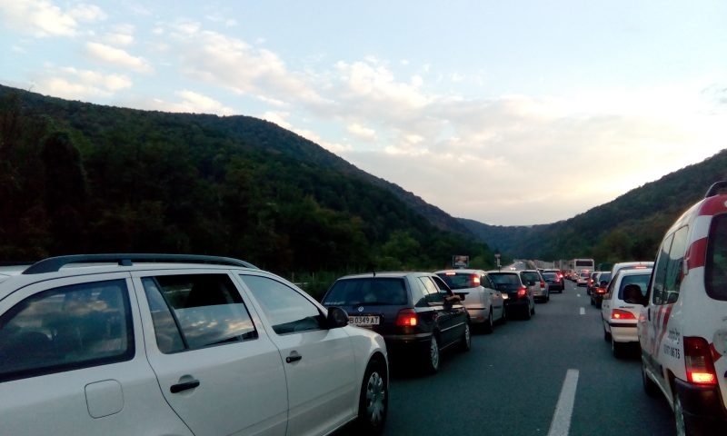 I МЕТЕОРОЛОГИЧНА ОБСТАНОВКА Температурите са в интервала от 6 deg С до 12 deg С