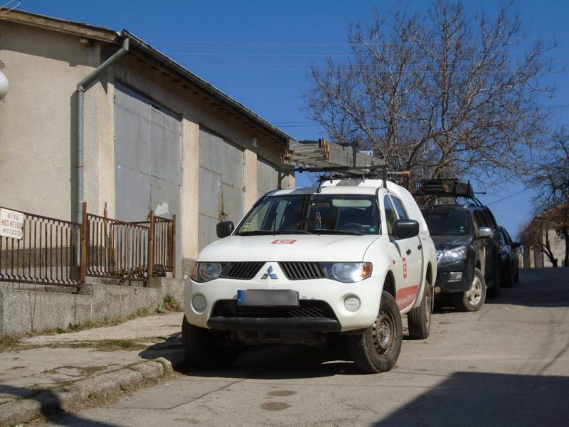 Потрошиха кола на „ЕРМ Запад“ в Берковица, полицията нищи случая