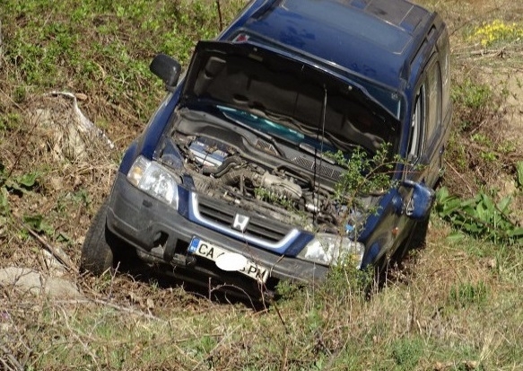 Лек автомобил Хонда излетя от пътя в Кресненското дефиле няма