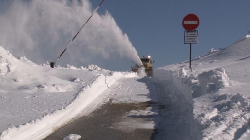Малко след 11 часа днес на телефон 112 е подаден