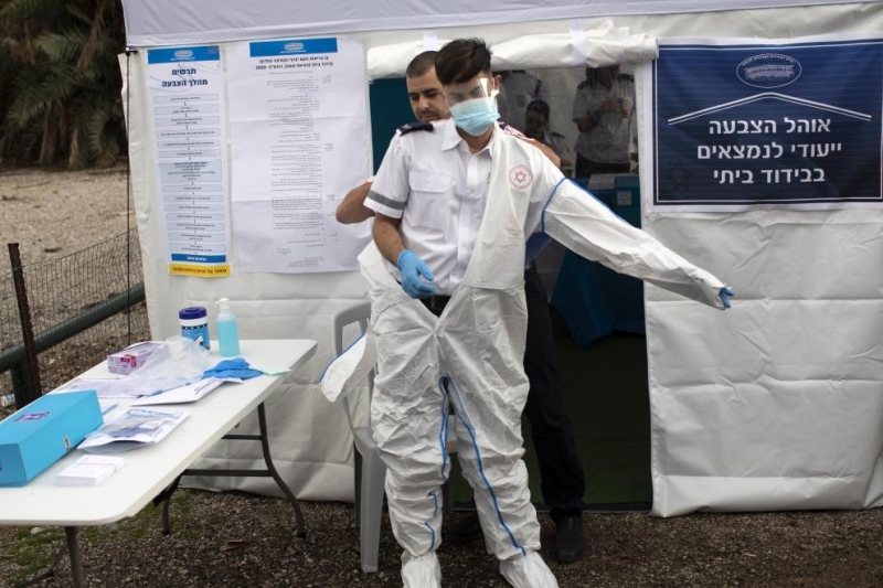 Хиляди израелци протестираха в Тел Авив късно вечерта срещу второто