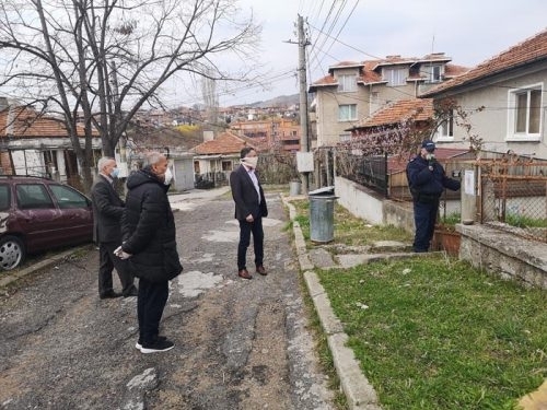 Полицейски служители са установили поредния нарушител на наложената му карантина