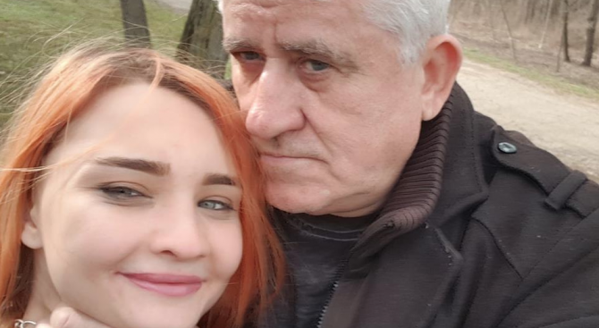 20-годишно момиче роди от 64-годишния си приятел