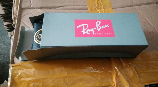 Столични полицаи иззеха голямо количество артикули имитиращи известни търговски марки