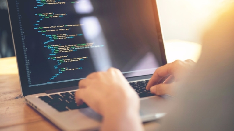 Затрудненията на големи технологични компании по света които съкращават служители