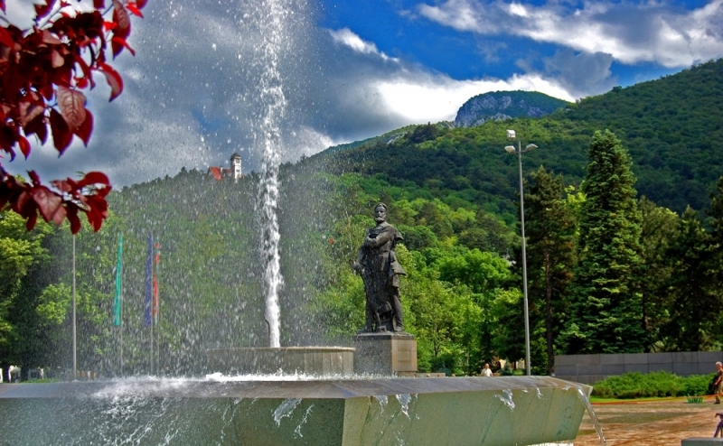 Враца отбелязва днес своя празник Денят ще започне с възпоменателна