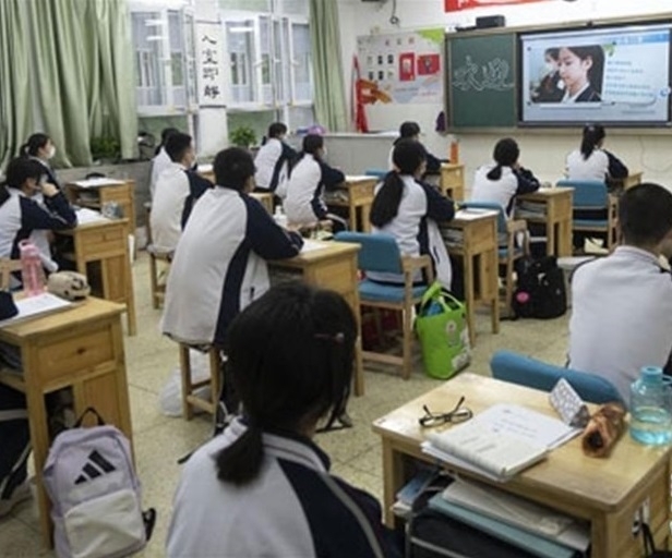 В продължение на 32 последователни дни от 4 април в