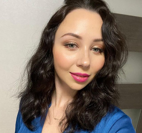 Световната шампионка по фигурно пързаляне за 2015 г Елизавета Туктамишева