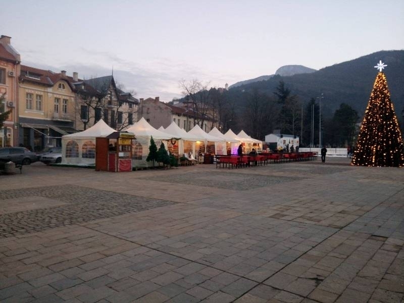 За втора поредна година на площад „Христо Ботев“ Община Враца