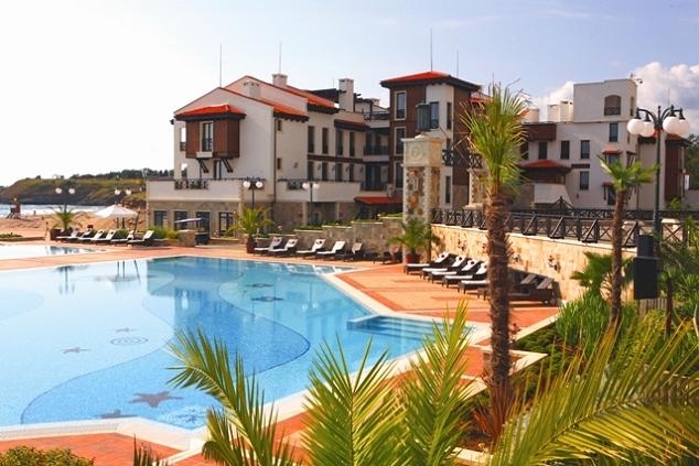 Врачанските общински съветници са на тридневен семинар в луксозния морски