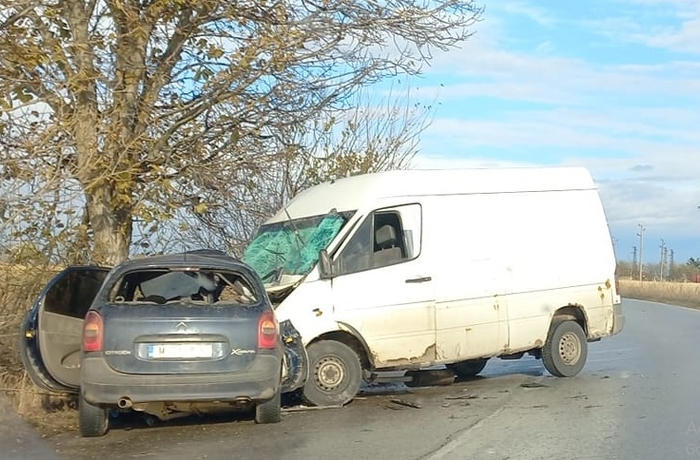 Тежка катастрофа с жертва е станала на пътя между Кнежа