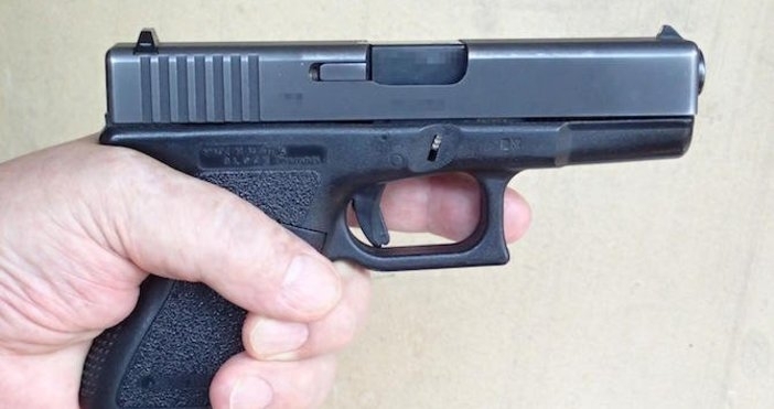 Мъж се опита да убие жена в магазин за хранителни