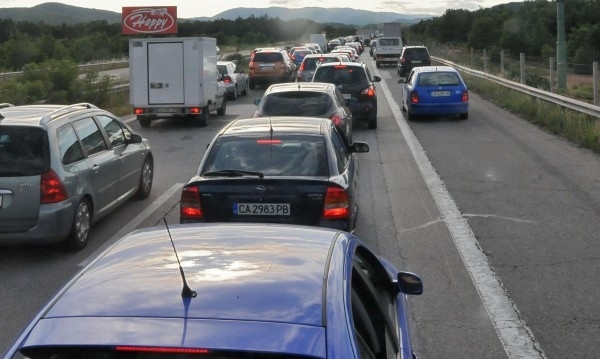 Прекратяват регистрацията на автомобили за които се установи че имат