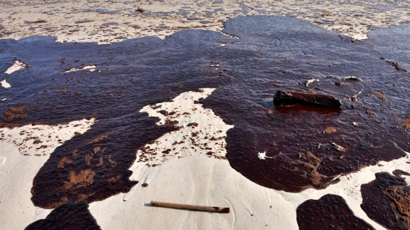 Кувейтската петролна компания обяви извънредно положение след разлив на нефт