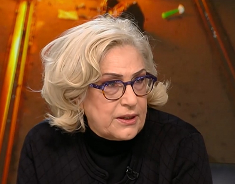 Ситуацията много прилича на римейк на 1997 г Започна като