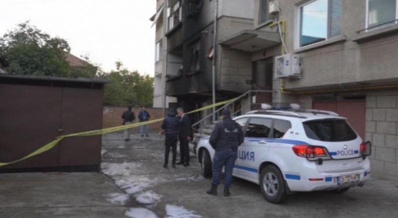 Запалена пиратка е потрошила входа на жилищна сграда в Монтана