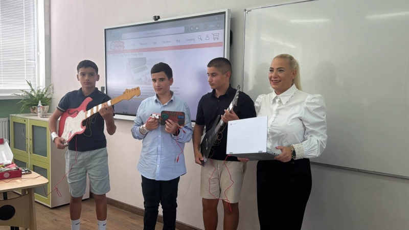 Откриха иновативен STEM център в училище във Вършец /снимки/