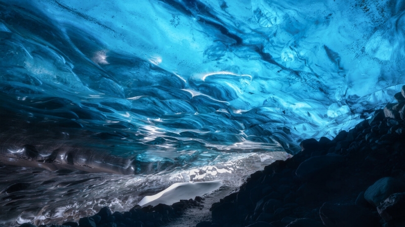 Двама души бяха ранени а двама са в неизвестност след