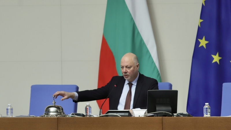 Депутатите приеха предсрочното освобождаване на Росен Желязков като председател на