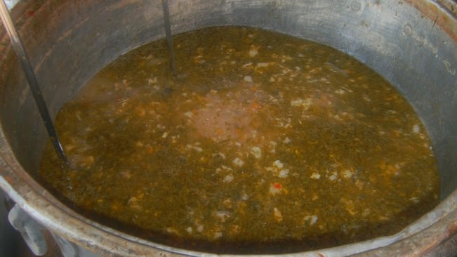 200 порции свинска чорба ще бъде раздадена днес на Ивановден