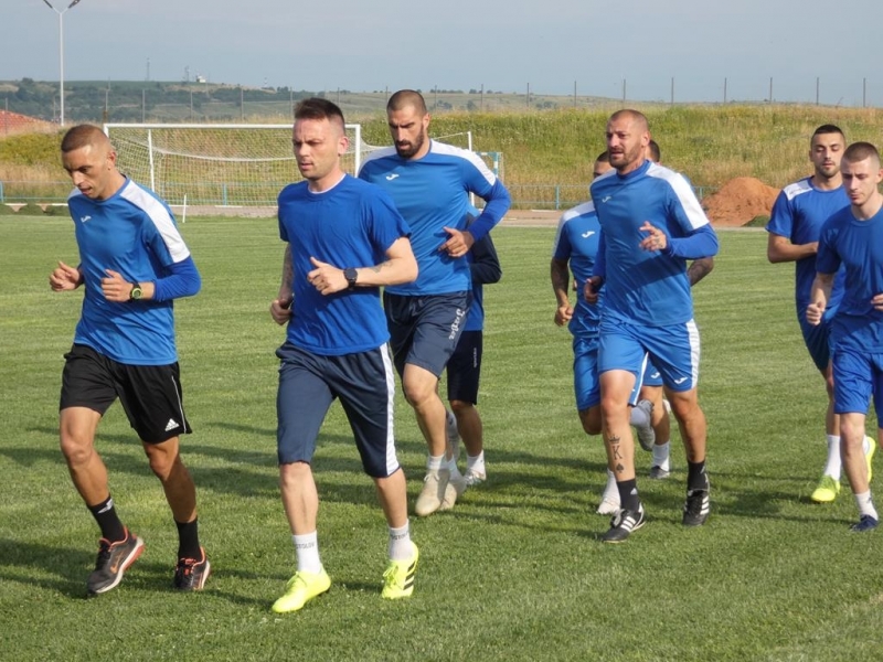 "Левски"/Лом/ загуби с 0:2 контролата с "Етър"