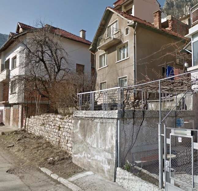 Частен съдебен изпълнител сложи на тезгяха тристаен апартамент във Враца