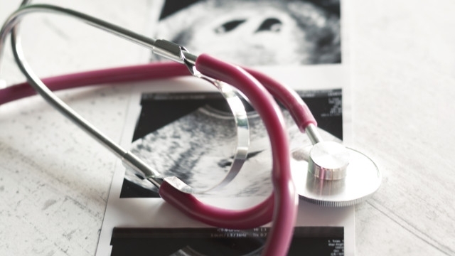 Испания смята да разреши след навършване на 16 г момичетата