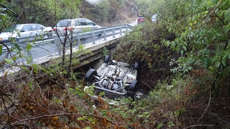Няколко коли се преобърнаха в Кресненското дефиле пише bTV Причината