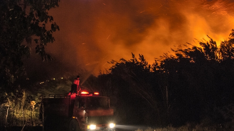 Огромен горски пожар избухна в Мармарис във вторник вечерта По