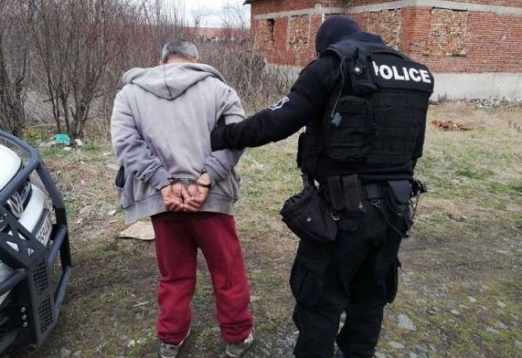 Полицаи са заловили обявен за общодържавно издирване при спецакция съобщиха