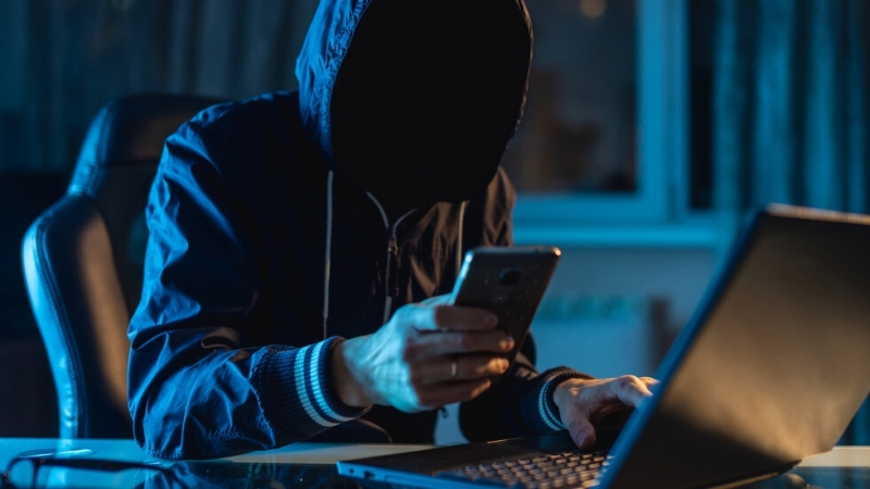 Куриер на телефонни измамници е задържала полицията в Стара Загора