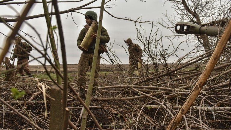 Четирима души са били ранени при обстрел на Никополския район