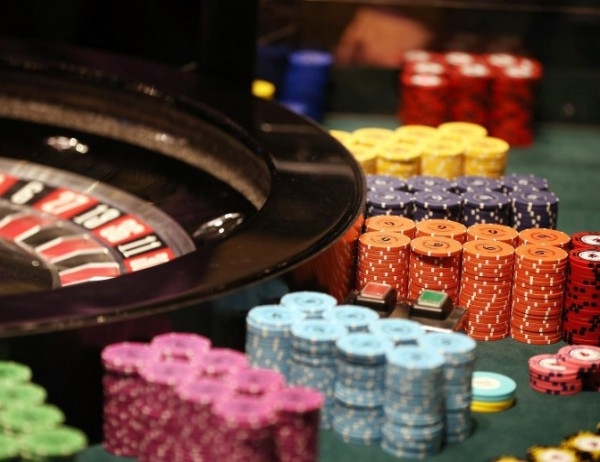 Албанското правителство обяви че от 1 януари в страната се