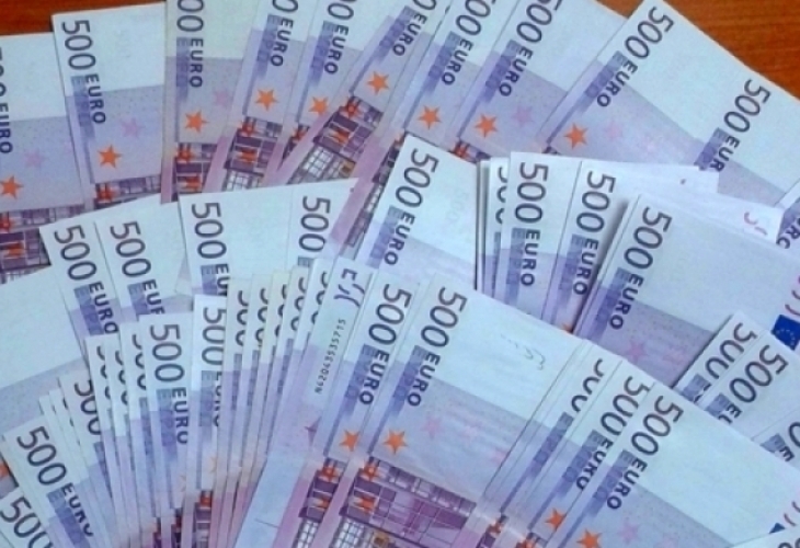 97 000 евро задържаха митнически инспектори при проверка на холандска