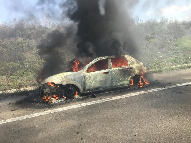Две коли са горели през почивните дни във Видинско съобщиха