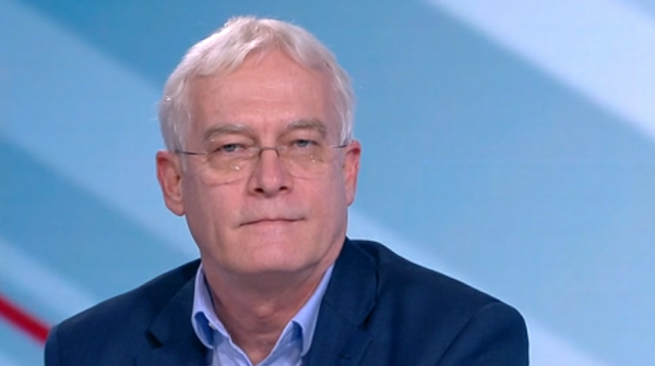 Парламентът отстрани предсрочно управителя на НЗОК Петко Салчев Това стана