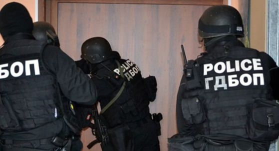 Вчера полицаи проведоха спецоперация по линия „Наркотици“ в Роман, съобщиха
