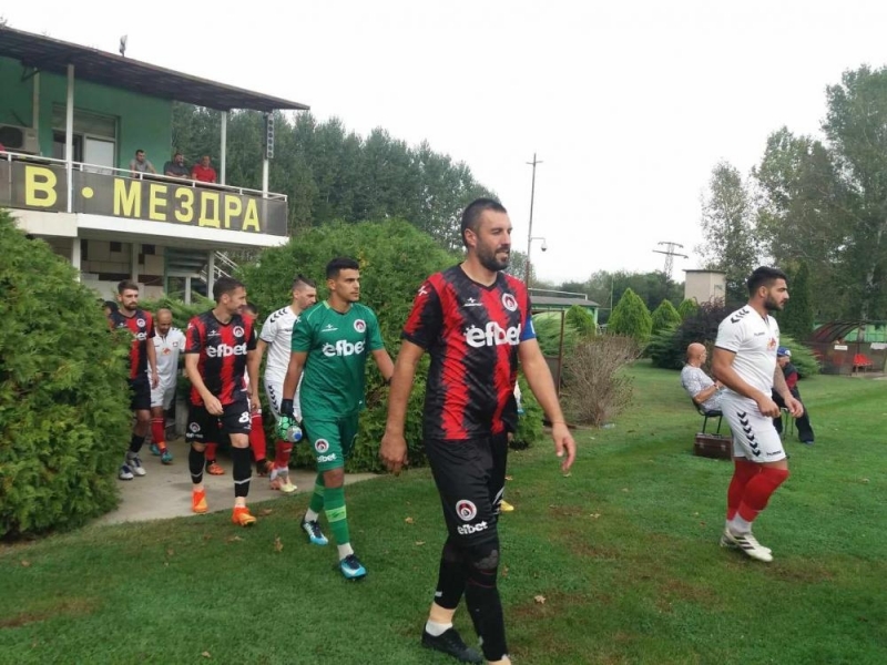 Локомотив Мездра се наложи над Янтра Полски Тръмбеш с 3 2 Срещата