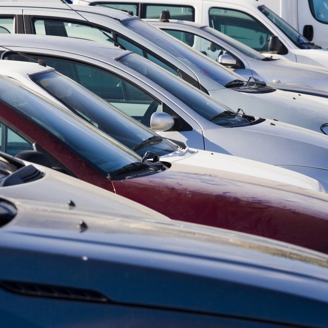 През 2017 година средно на месец в столицата са били