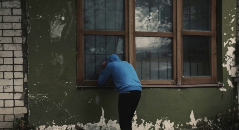 Арестуваха двама задигнали медни тръби от цех във Враца съобщиха