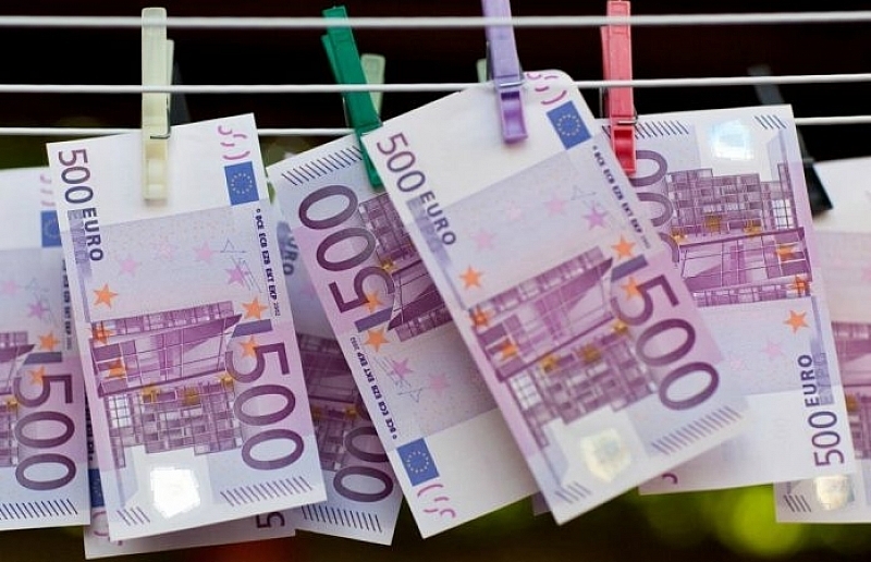 7 централни банки в еврозоната спират от днес да емитират