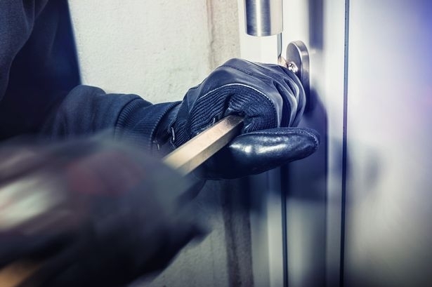 Криминалисти разследват кражба от апартамент в к с Бонония във Видин