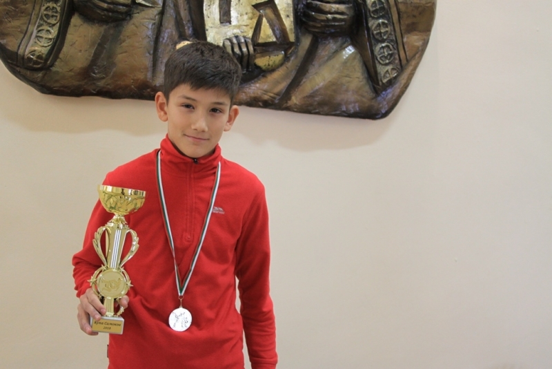 Христо Бисеров Валентинов ученик от 6 В клас на Средно