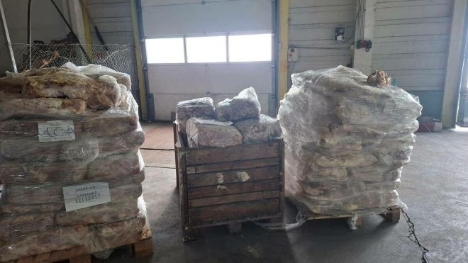 БАБХ хвана 20 тона храни с изтекъл срок в района на Димитровград