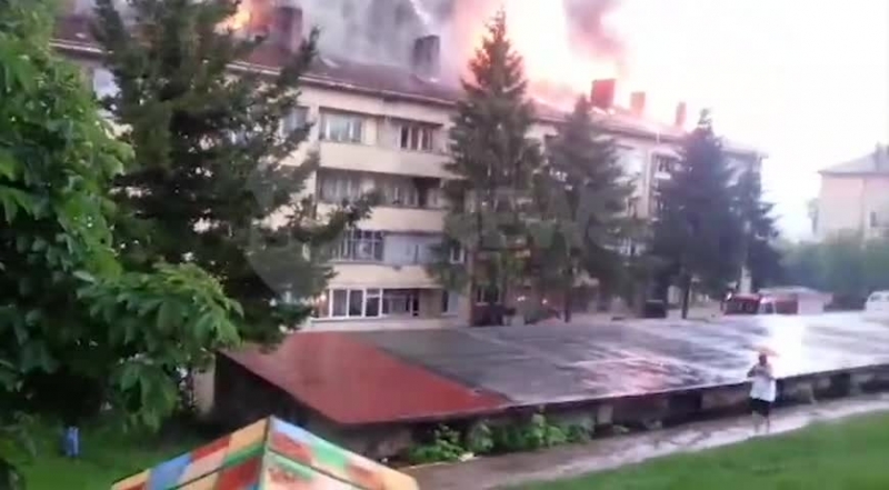 Мълния запали пожар в апартамент в Горна Оряховица съобщиха от