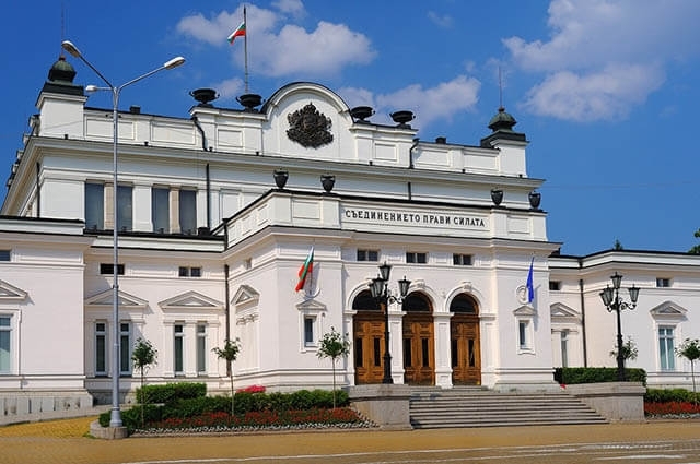 Парламентът ще разгледа на първо четене днес промени в Закона