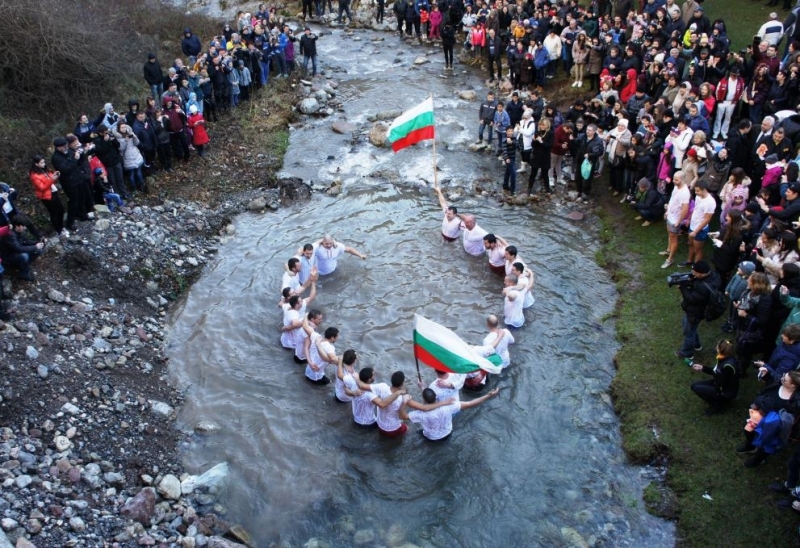 С водосвет и ритуално спасяване на кръста във Враца ще