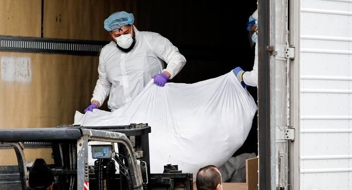 Починалите от коронавирус в Иран надхвърлиха 10 000 души информират