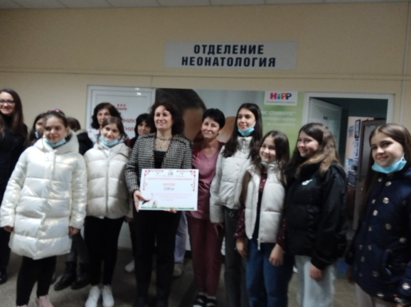След мартенската инициатива: Деца направиха дарение на неонатологията в монтанската болница